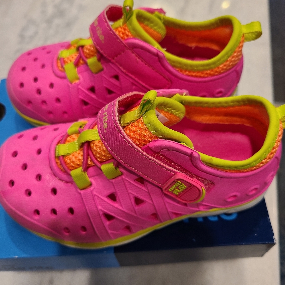 Stride rite water shoes